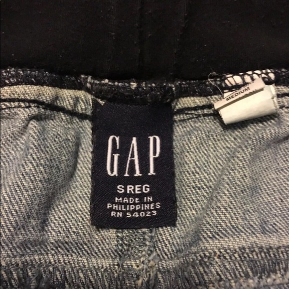 GAP Size Small Maternity Jeans-Like New - Picture 2 of 2
